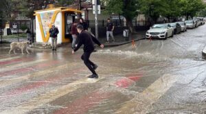 AKOM uyardı: Mecbur kalmadıkça trafiğe çıkmayın