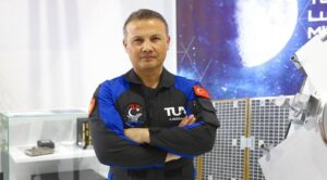 Alper Gezeravcı kimdir? Türkiye'nin ilk astronotu Alper Gezeravcı'nın biyografisi